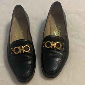 Ferragamo women’s black reptile skin loafers size 6